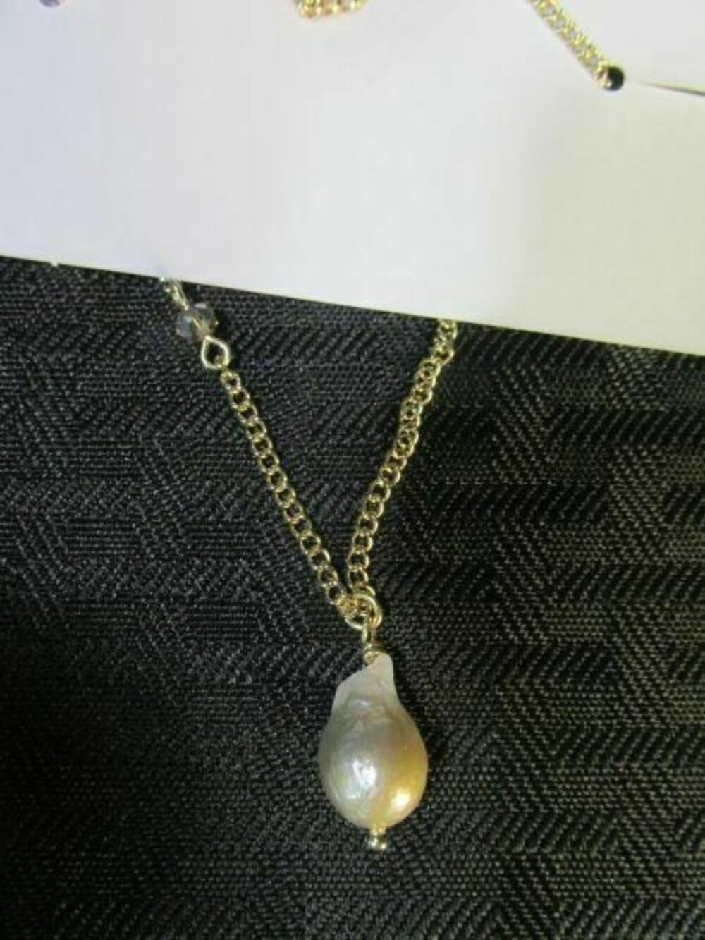 Chicos Faux Pearl Pendant Gold Tone Chain Gift Card Bag New 16" Necklace Gift - Picture 3 of 9